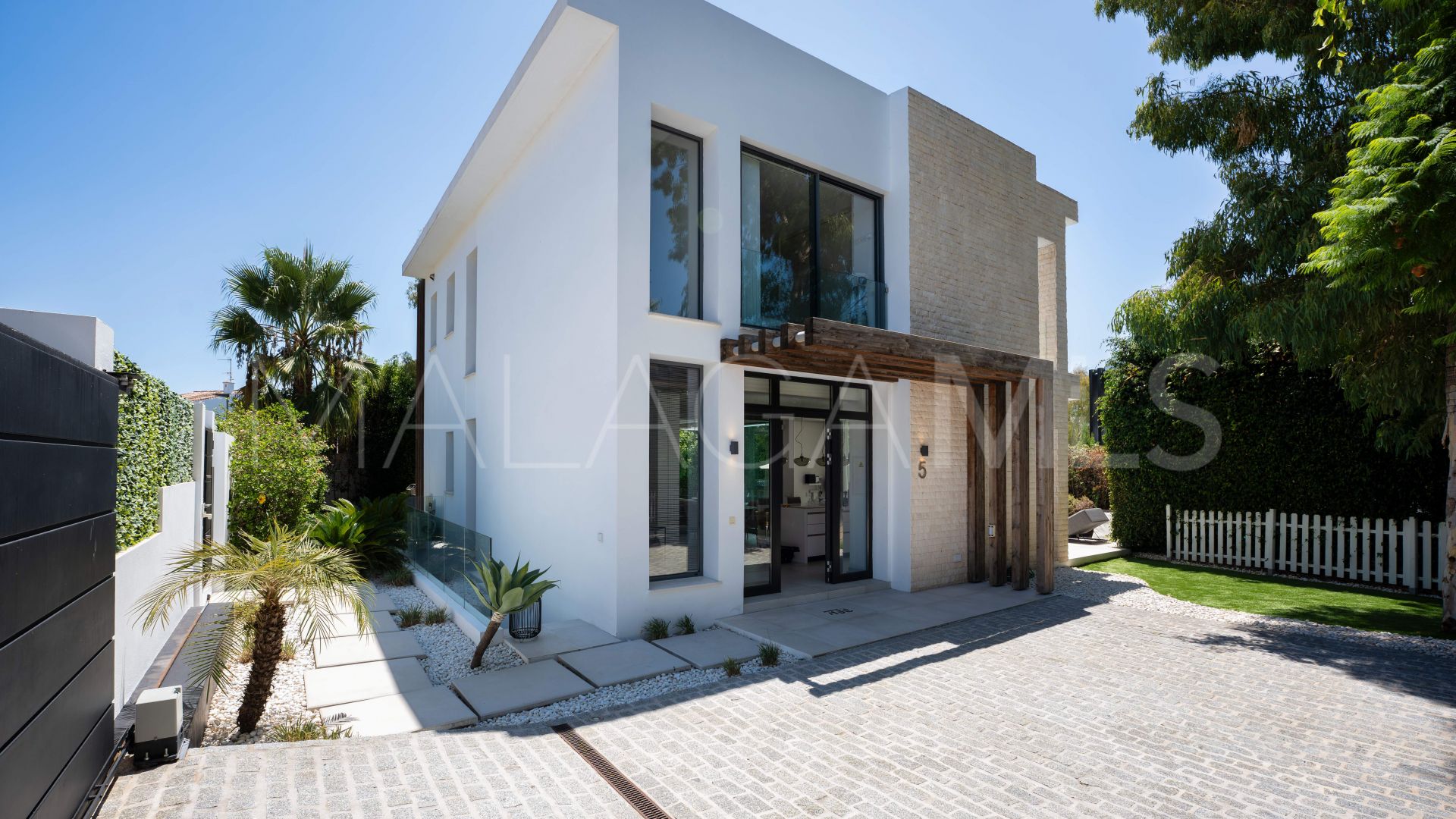 4 bedrooms villa in Arboleda for sale