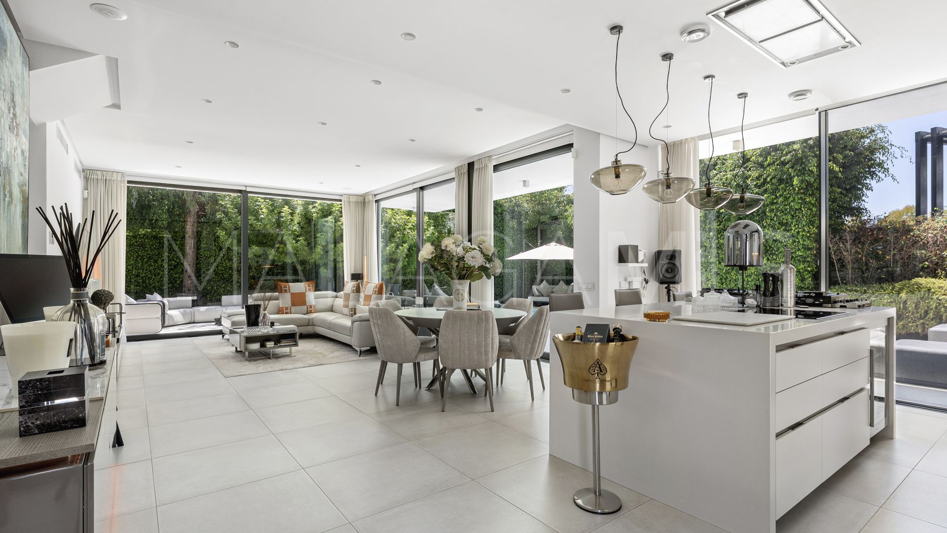 4 bedrooms villa in Arboleda for sale