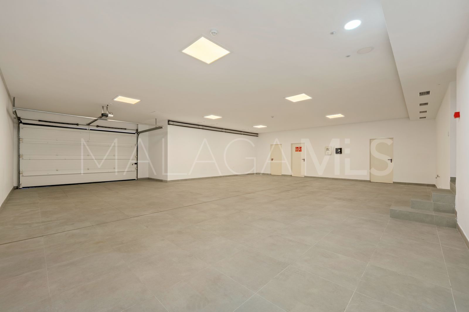 Villa for sale in Nueva Andalucia