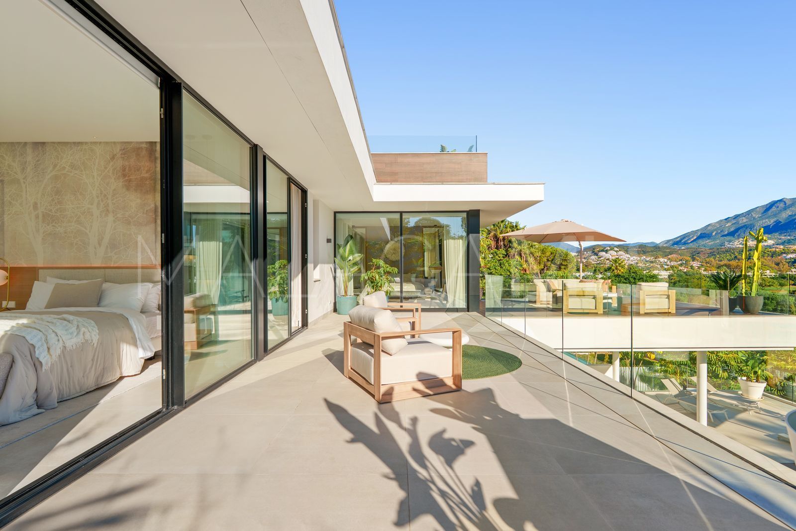 Villa for sale in Nueva Andalucia