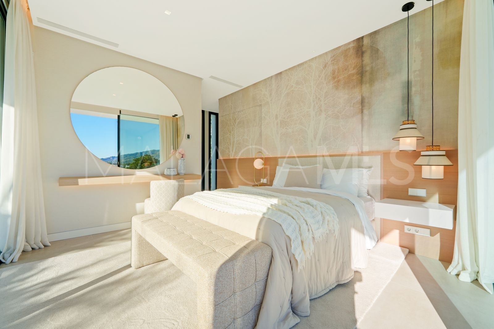 Villa for sale in Nueva Andalucia