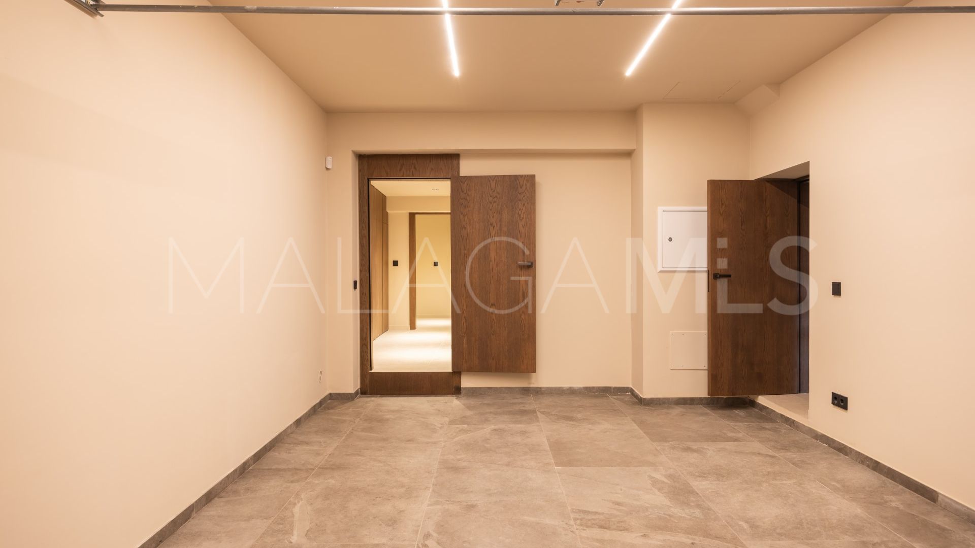 For sale Nueva Andalucia 5 bedrooms villa