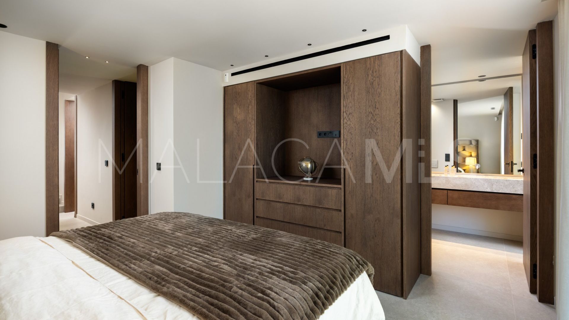 For sale Nueva Andalucia 5 bedrooms villa