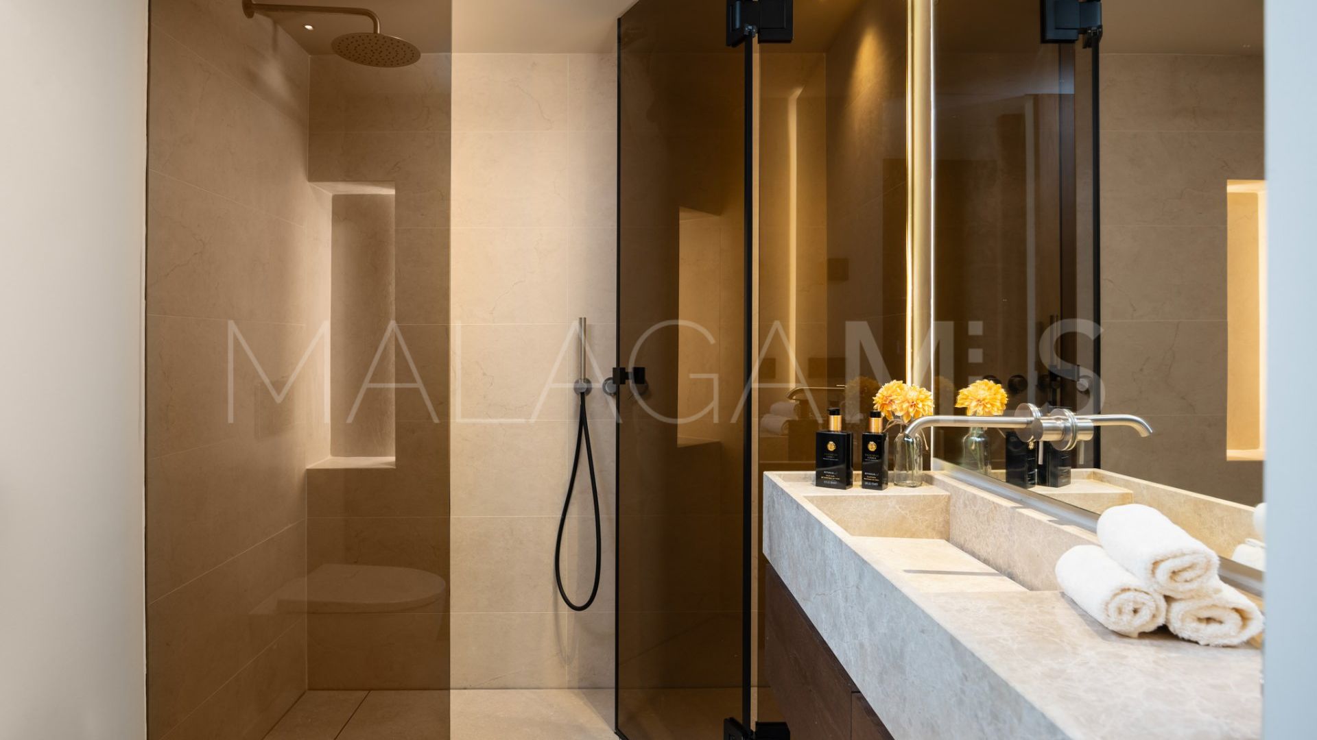 For sale Nueva Andalucia 5 bedrooms villa