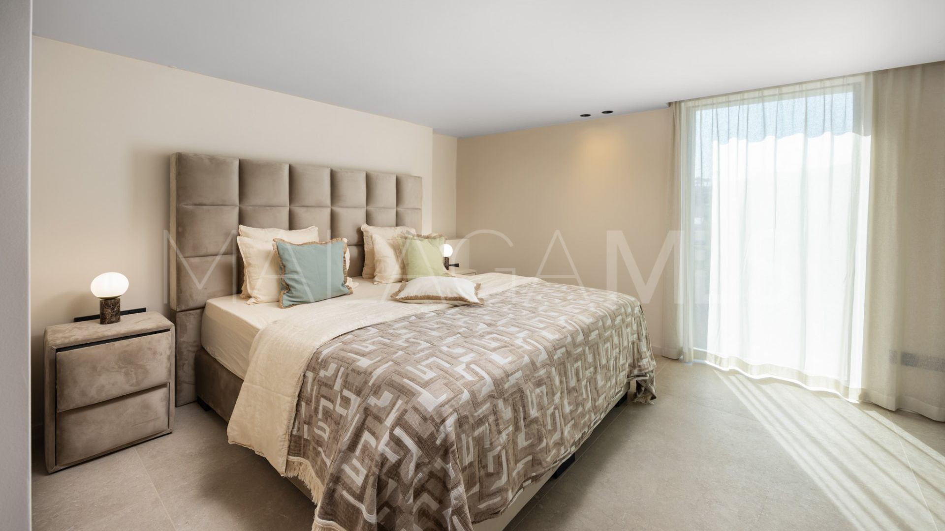 For sale Nueva Andalucia 5 bedrooms villa