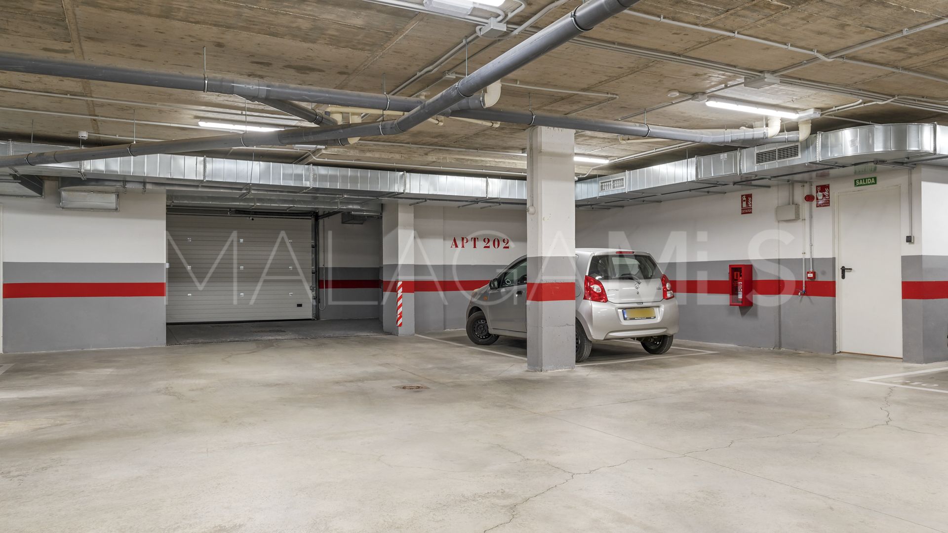 Markplanslägenhet for sale in Estepona Golf