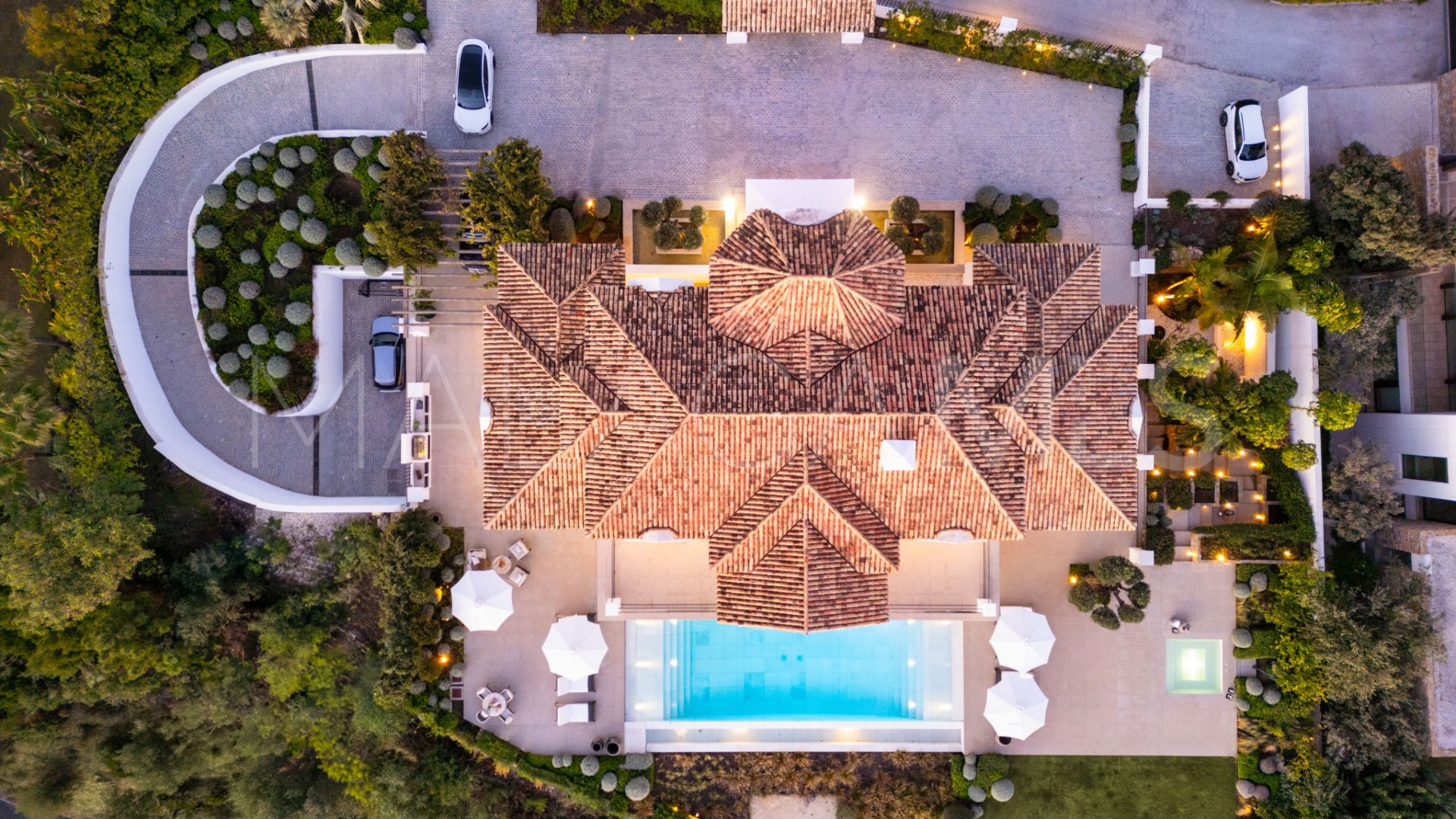 Se vende villa in Marbella Club Golf Resort with 7 bedrooms