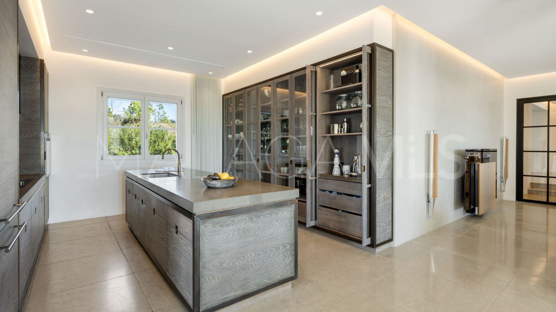 Se vende villa in Marbella Club Golf Resort with 7 bedrooms