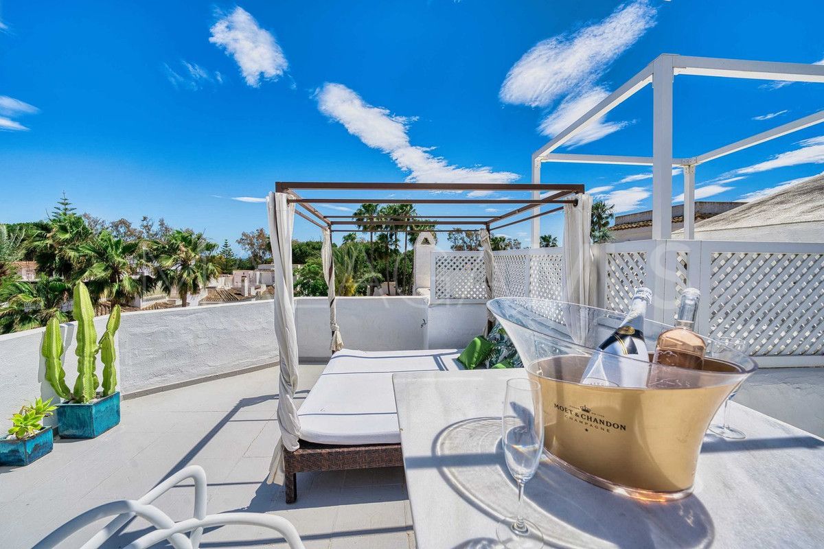 Buy Ático in Elviria de 4 bedrooms