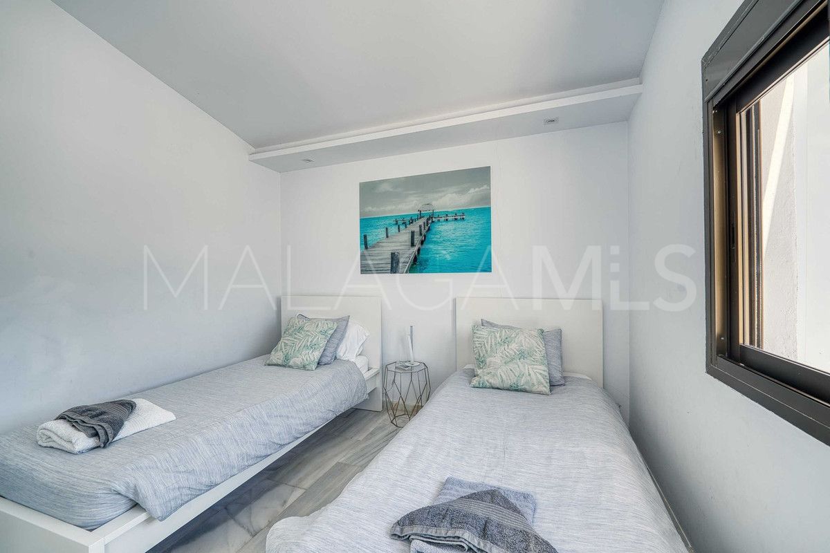 Buy Ático in Elviria de 4 bedrooms