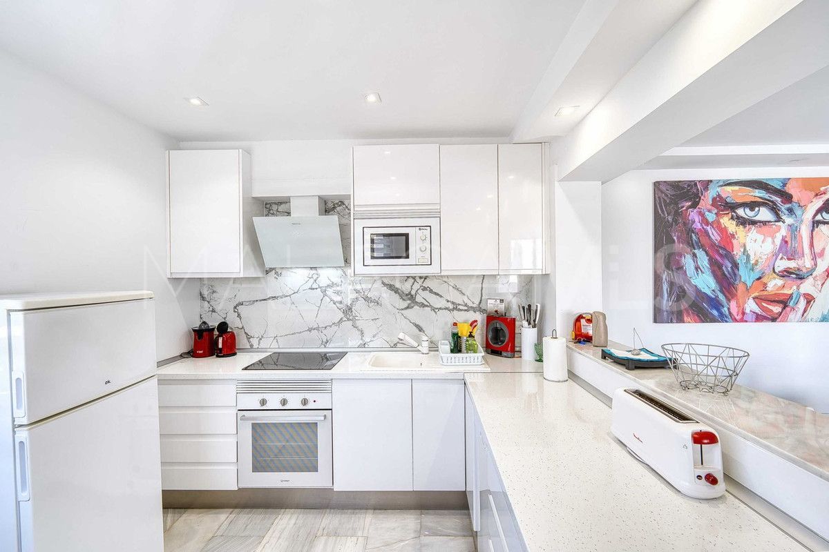 Buy Ático in Elviria de 4 bedrooms