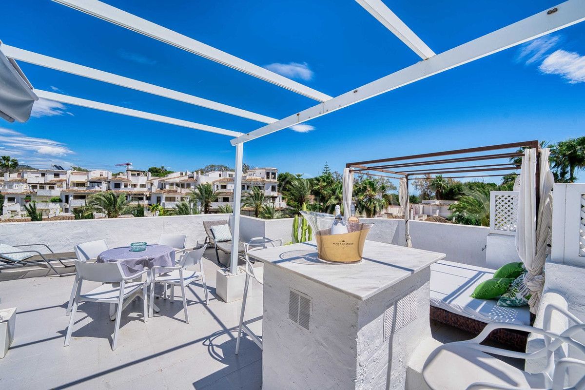 Buy Ático in Elviria de 4 bedrooms