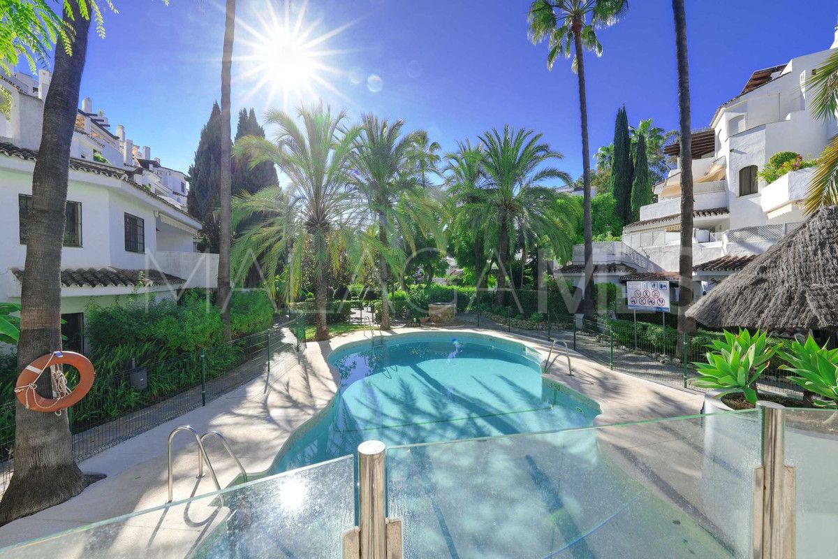 Buy Ático in Elviria de 4 bedrooms