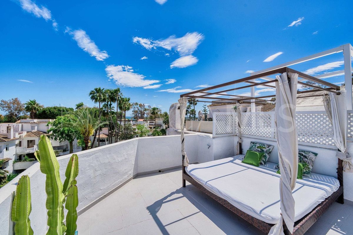 Buy Ático in Elviria de 4 bedrooms