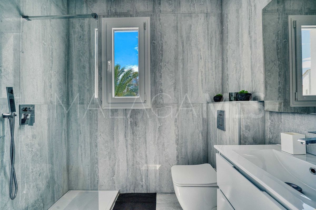 Buy Ático in Elviria de 4 bedrooms
