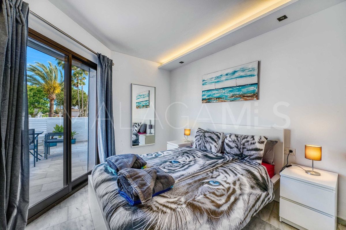 Buy Ático in Elviria de 4 bedrooms