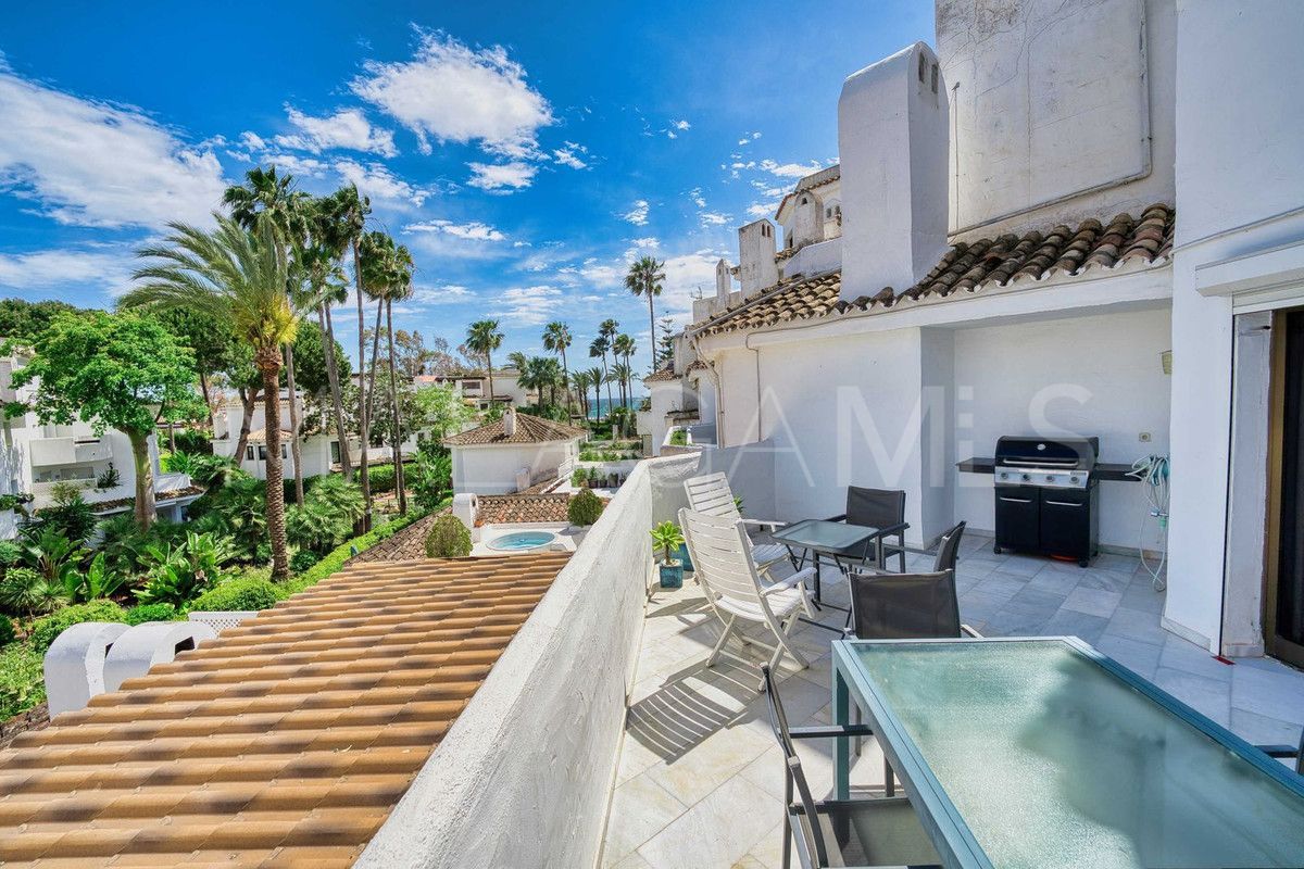 Buy Ático in Elviria de 4 bedrooms