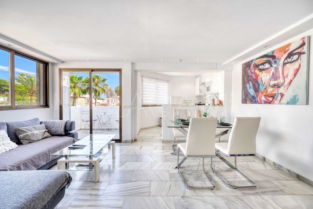 Buy Ático in Elviria de 4 bedrooms