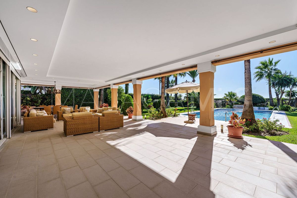 Villa for sale in New Golden Mile