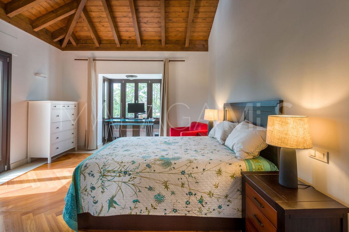 Villa for sale in Guadalmina Baja