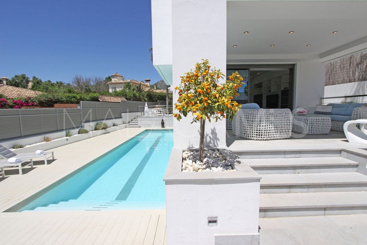Se vende villa in Marbella Ciudad with 4 bedrooms