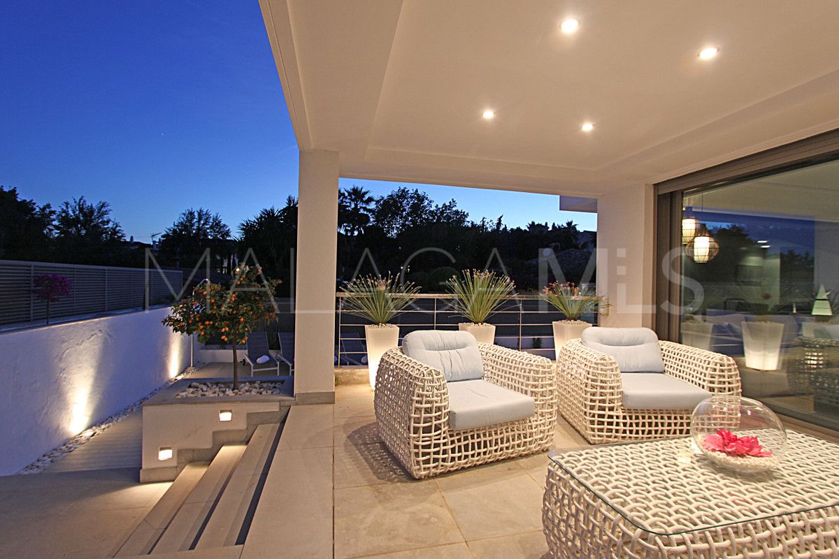Se vende villa in Marbella Ciudad with 4 bedrooms