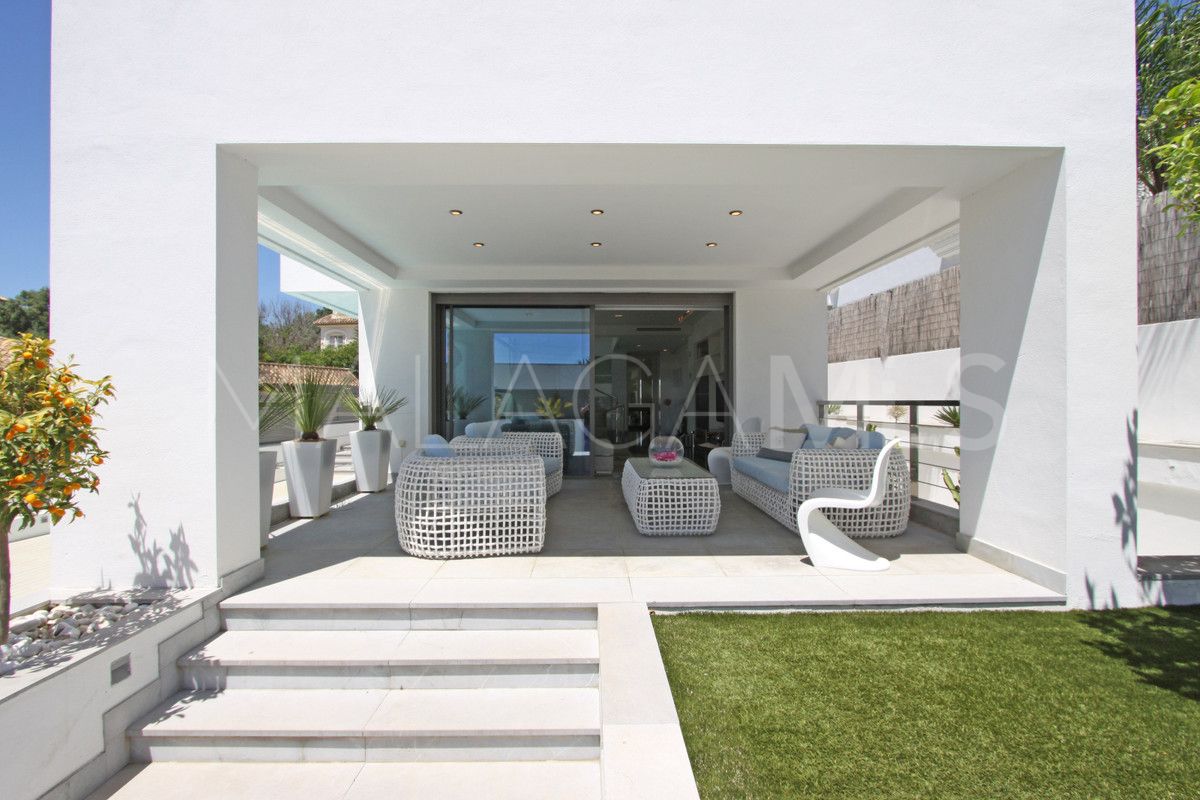 Se vende villa in Marbella Ciudad with 4 bedrooms