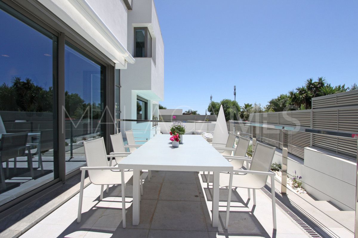 Se vende villa in Marbella Ciudad with 4 bedrooms