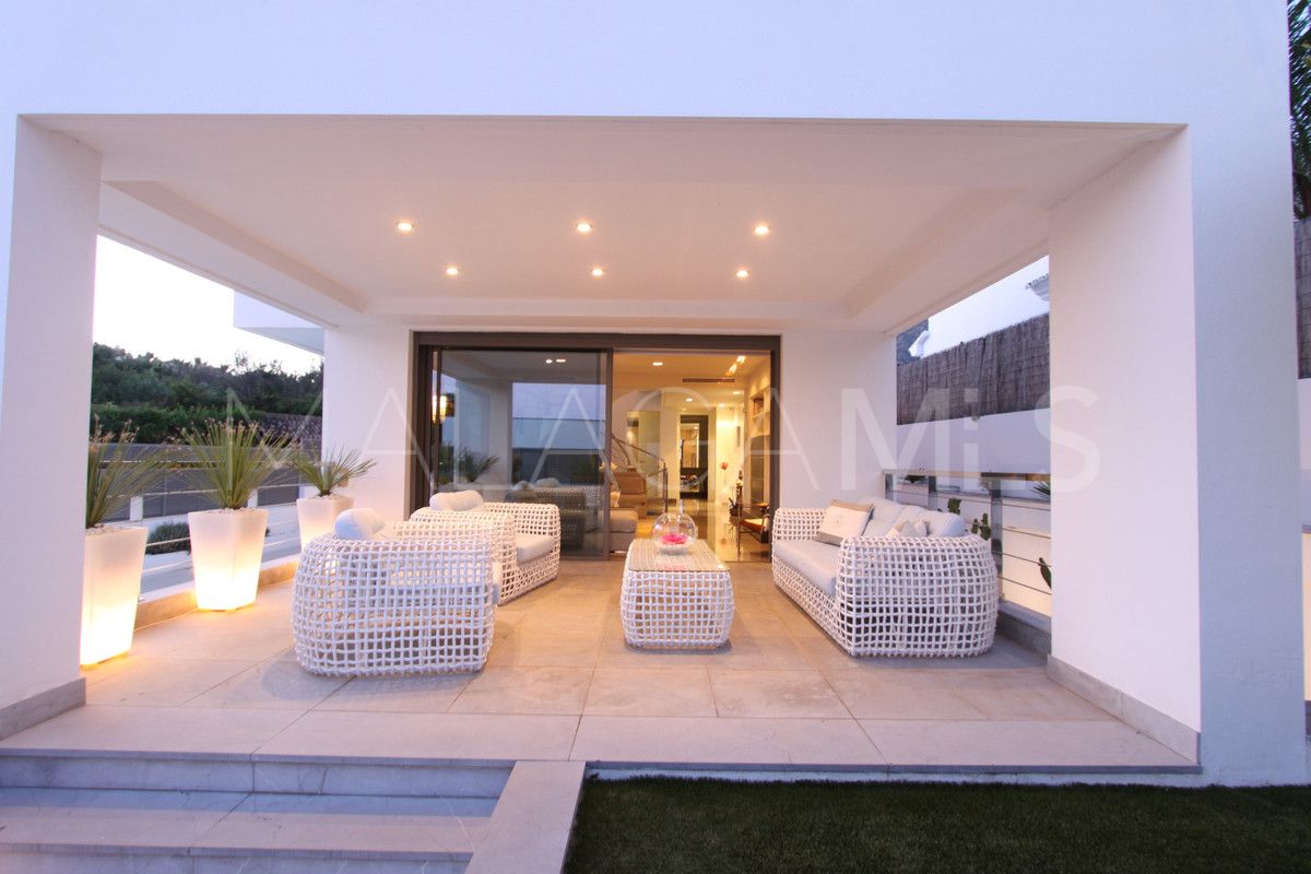 Se vende villa in Marbella Ciudad with 4 bedrooms