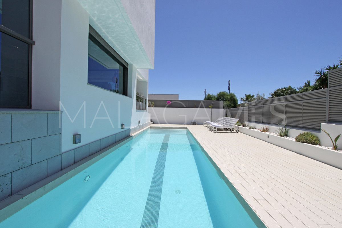 Se vende villa in Marbella Ciudad with 4 bedrooms