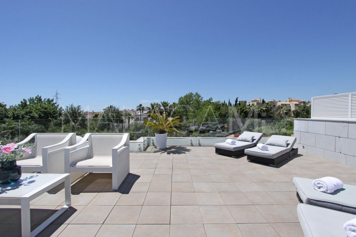 Se vende villa in Marbella Ciudad with 4 bedrooms