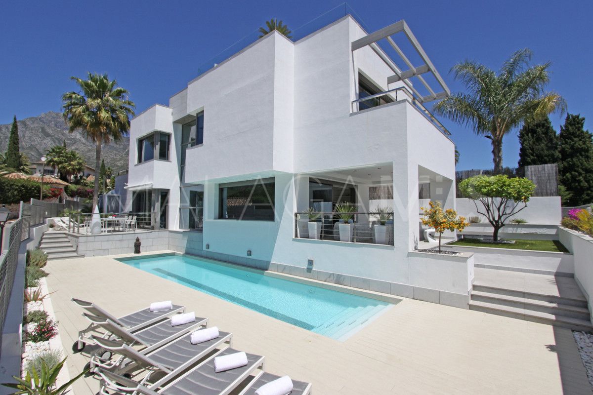 Se vende villa in Marbella Ciudad with 4 bedrooms