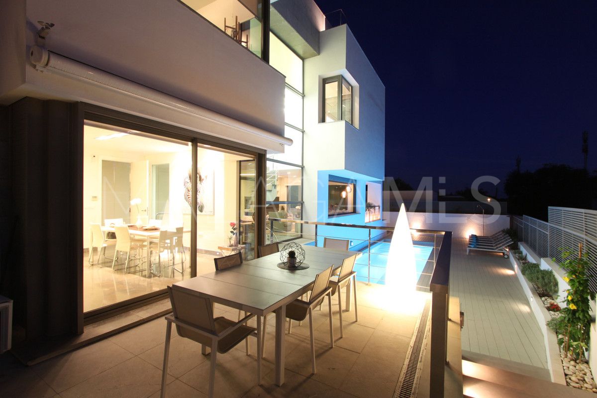 Se vende villa in Marbella Ciudad with 4 bedrooms