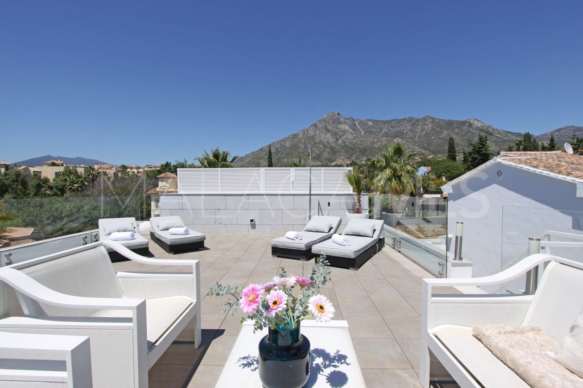 Se vende villa in Marbella Ciudad with 4 bedrooms