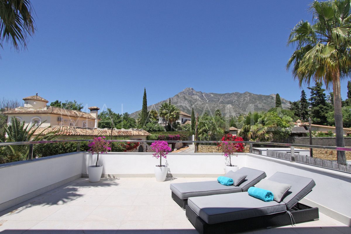 Se vende villa in Marbella Ciudad with 4 bedrooms