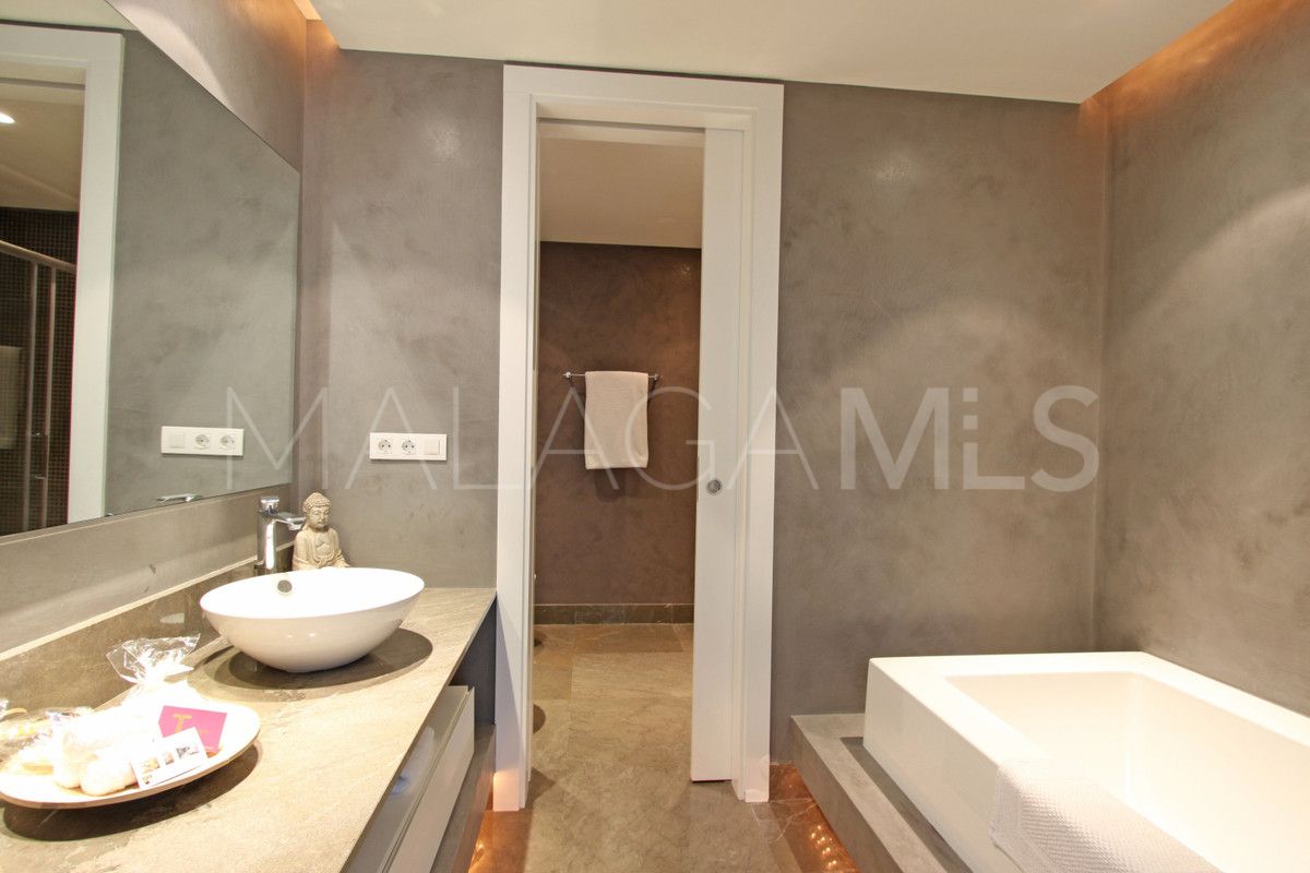 Se vende villa in Marbella Ciudad with 4 bedrooms