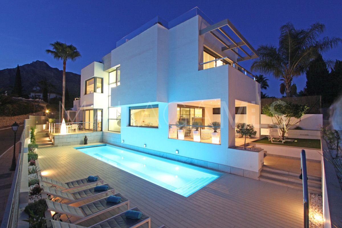 Se vende villa in Marbella Ciudad with 4 bedrooms
