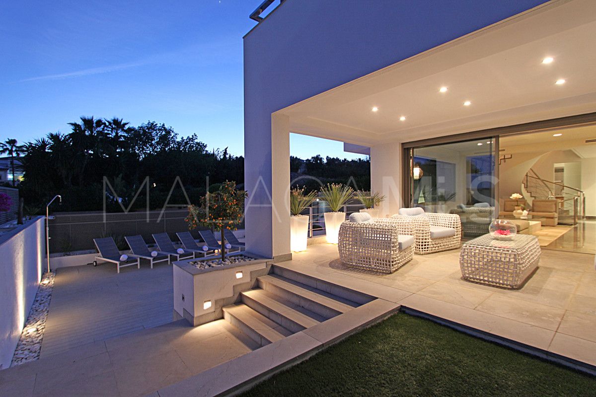 Se vende villa in Marbella Ciudad with 4 bedrooms