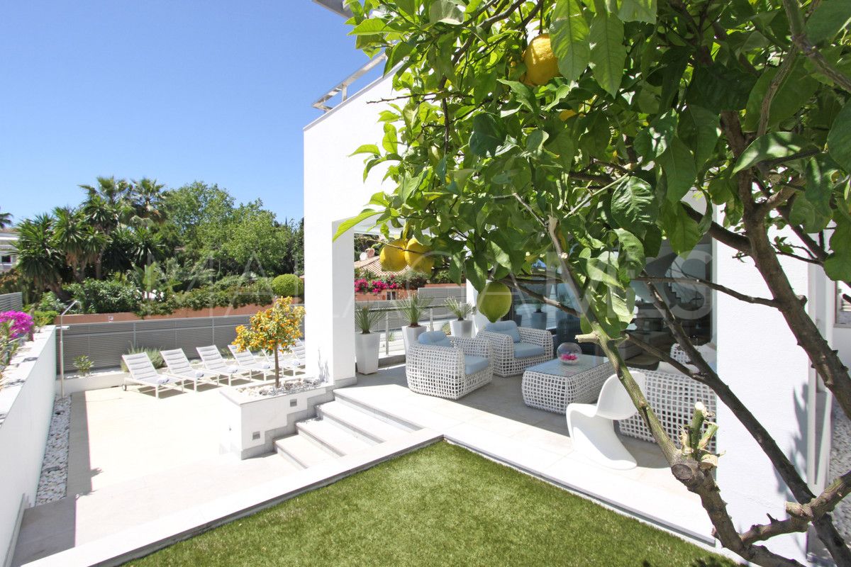Se vende villa in Marbella Ciudad with 4 bedrooms