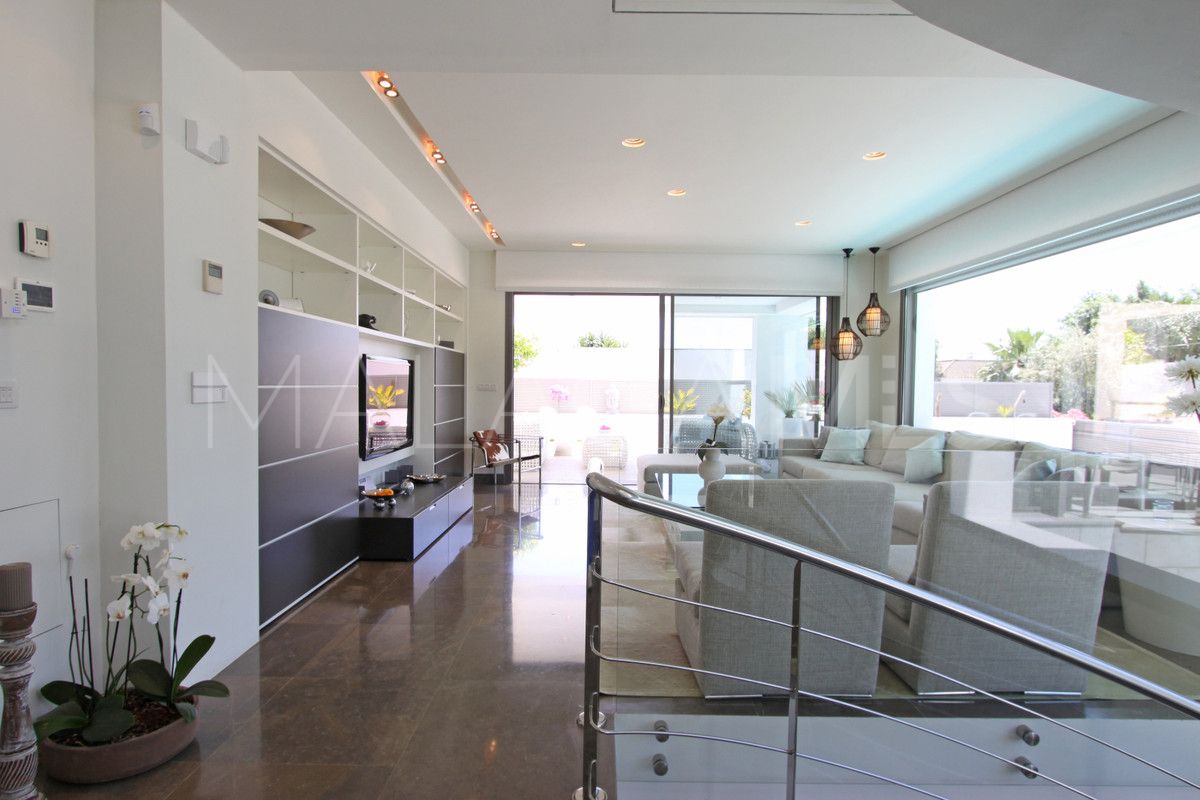 Se vende villa in Marbella Ciudad with 4 bedrooms