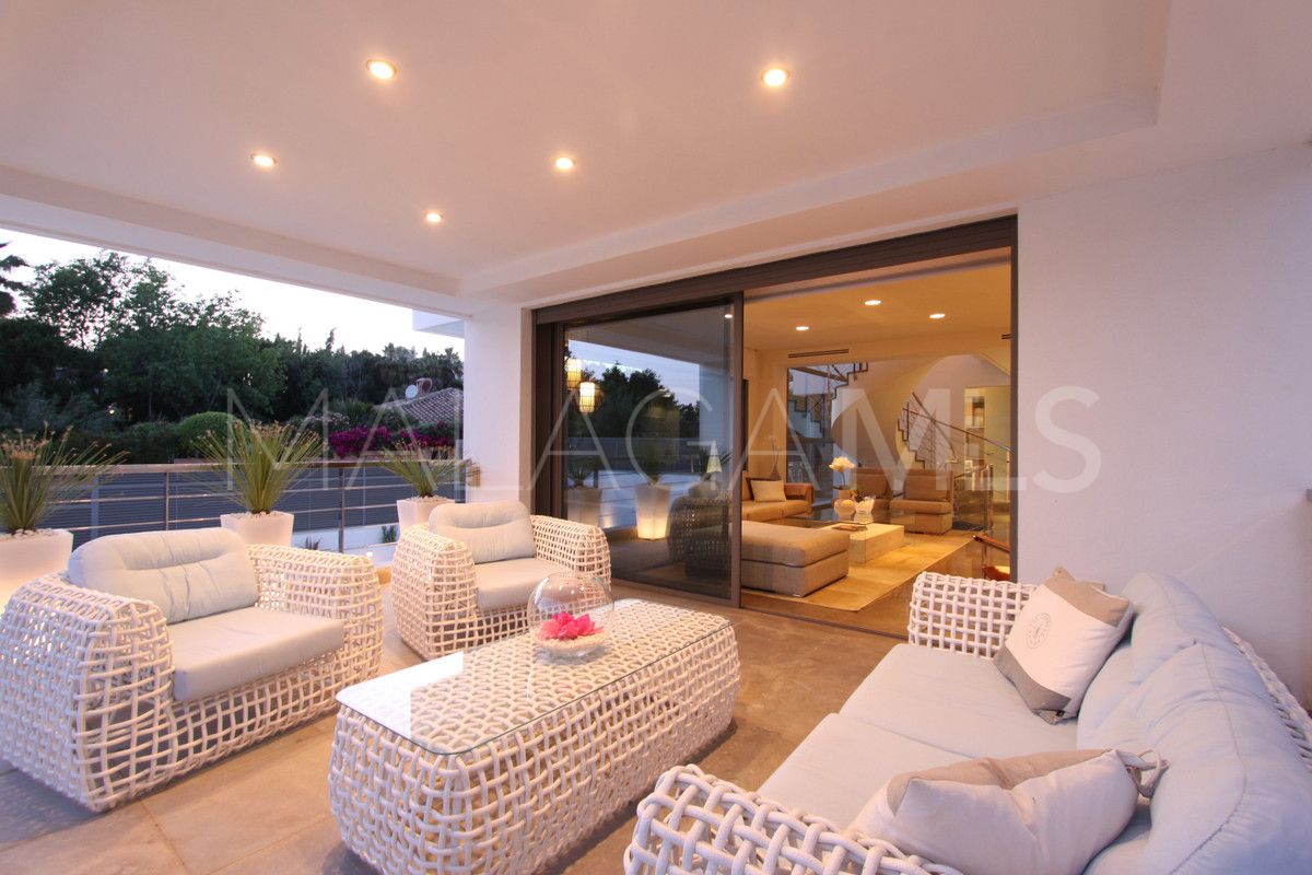 Se vende villa in Marbella Ciudad with 4 bedrooms