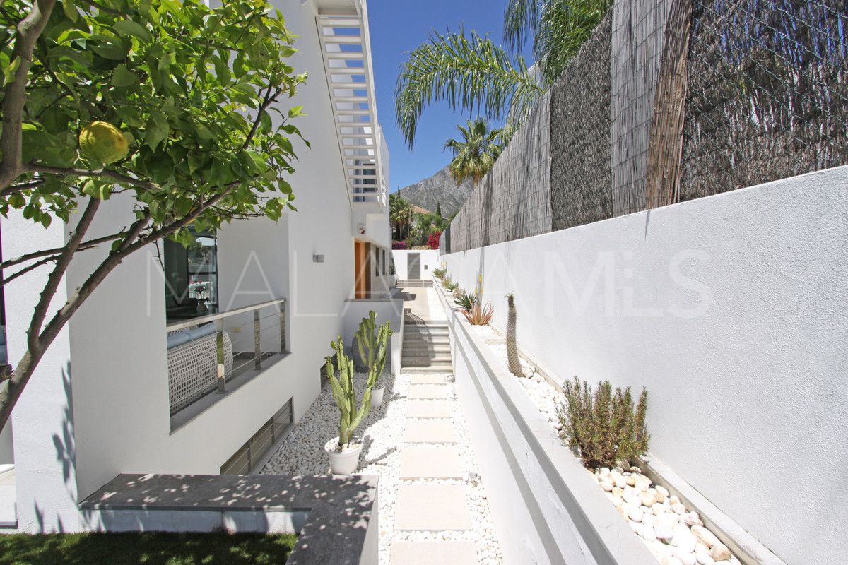 Se vende villa in Marbella Ciudad with 4 bedrooms