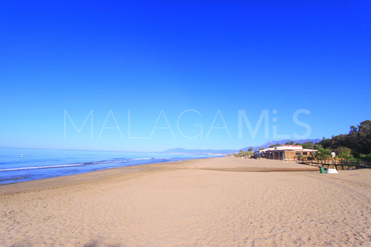Apartamento a la venta in Elviria with 2 bedrooms