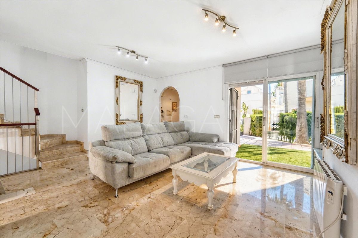 Maison de ville for sale in Costabella