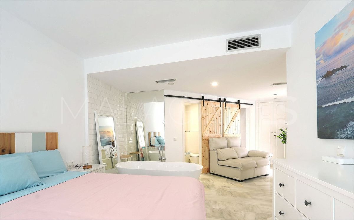Markplanslägenhet for sale in Elviria
