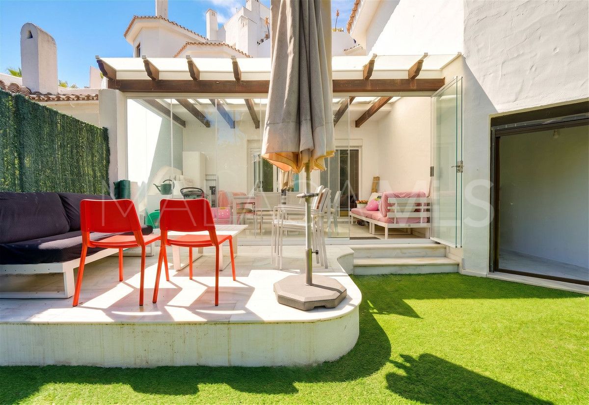 Markplanslägenhet for sale in Elviria