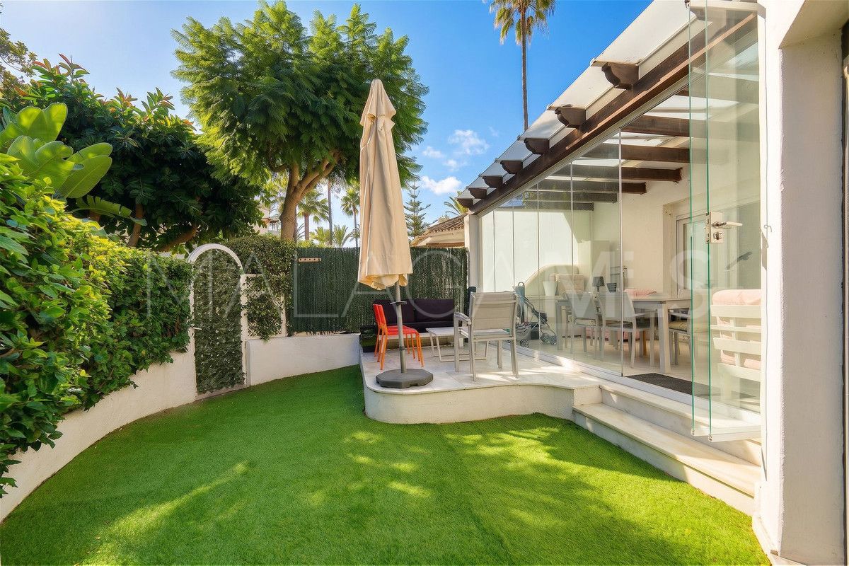 Markplanslägenhet for sale in Elviria