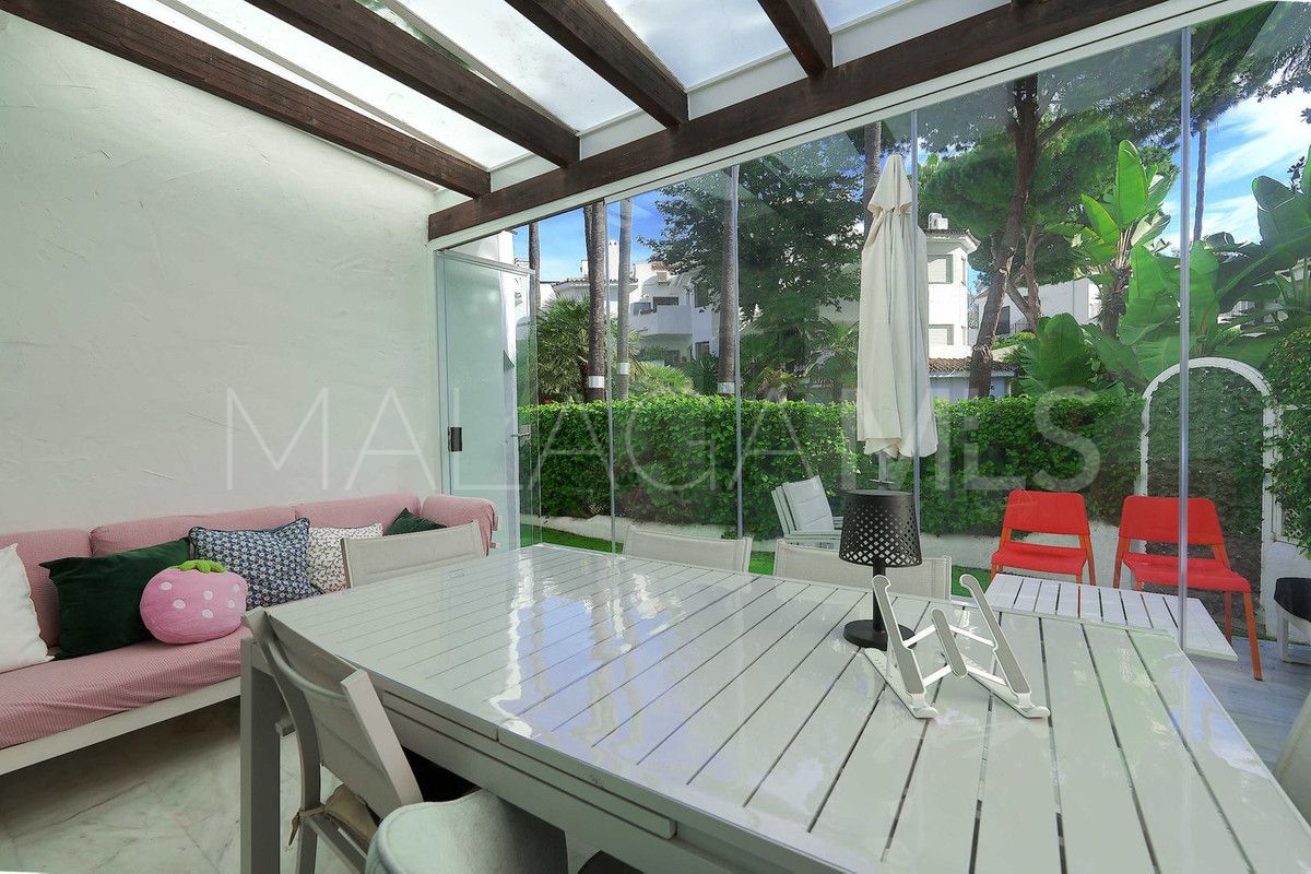 Markplanslägenhet for sale in Elviria