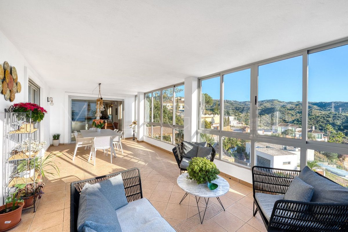 Villa for sale in Elviria