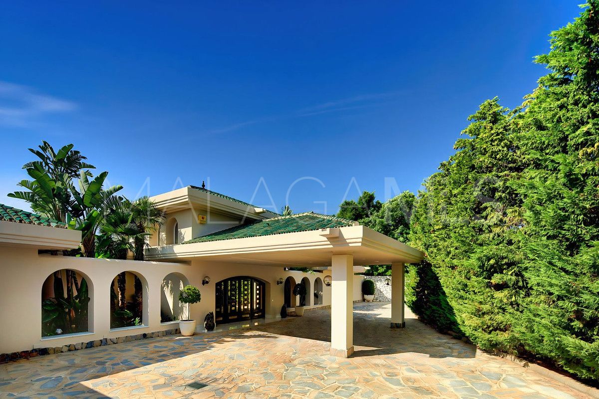 Villa for sale with 10 bedrooms in Rio Real